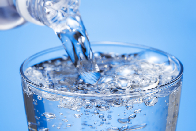 の 下痢 過ぎ 水 飲み 水の飲み過ぎは身体に良くない？腎臓や胃腸への影響と水中毒の危険性