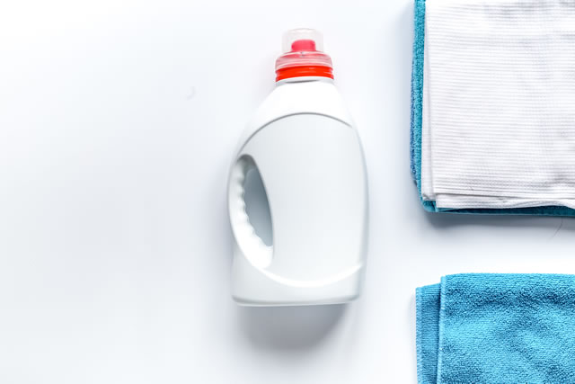 洗剤と雑巾