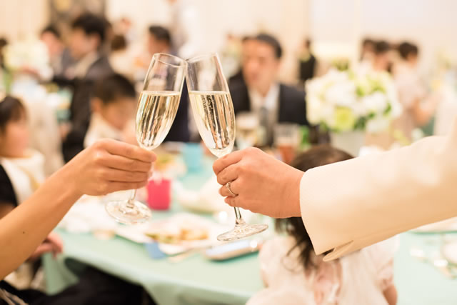 結婚式披露宴乾杯