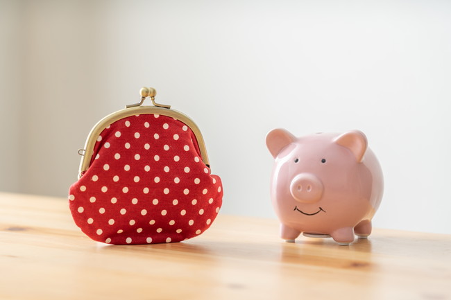 豚の貯金箱と財布