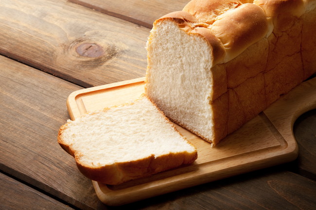 スライスした食パン