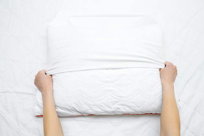 白い枕と枕カバー