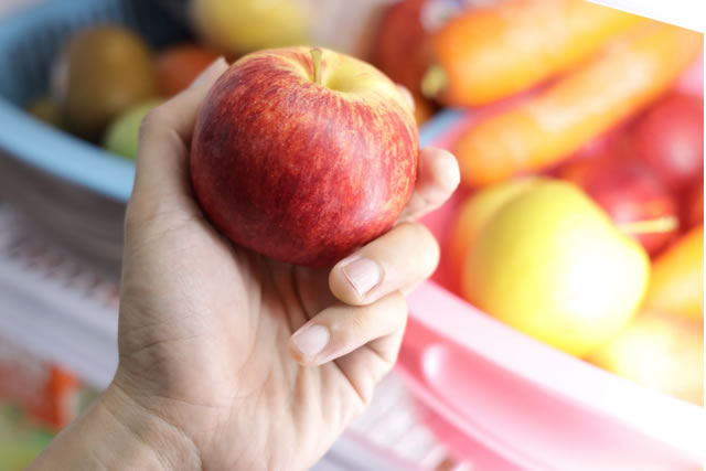 りんごを冷蔵庫で保存