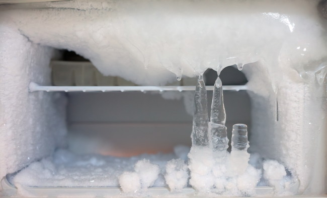 冷凍庫の中の霜