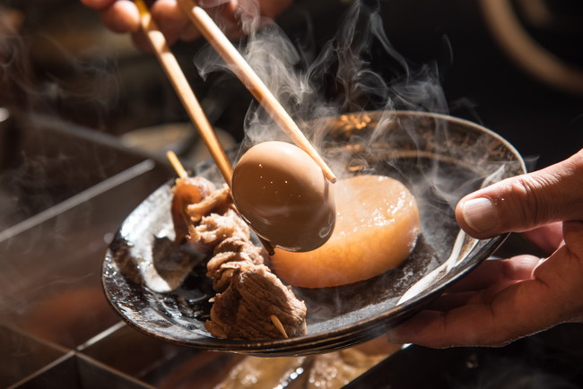 湯気があがるおでん