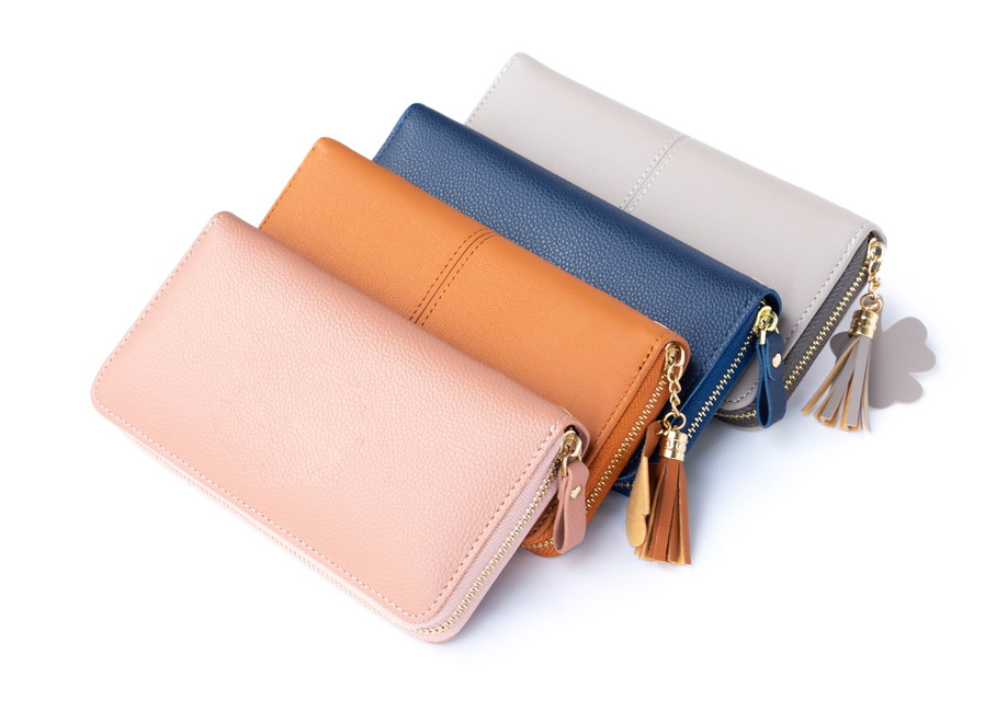 色違いの4種類の財布