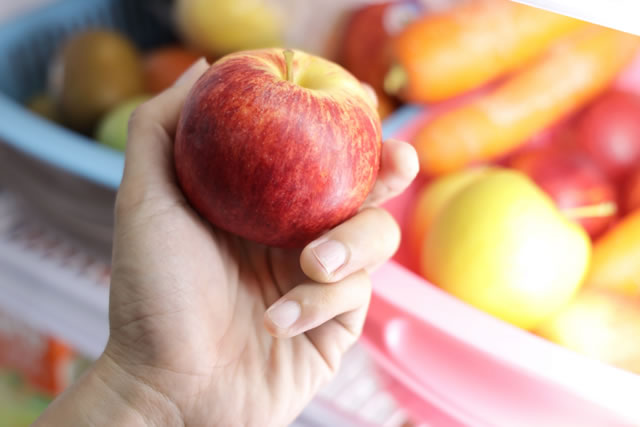 りんごと冷蔵庫