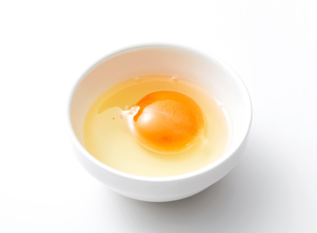 カラザ付きの生卵