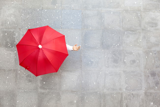 雨の日と赤い傘