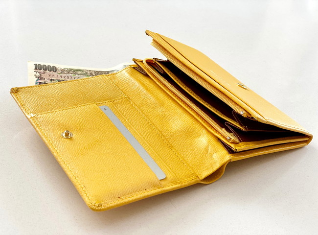 黄色い財布