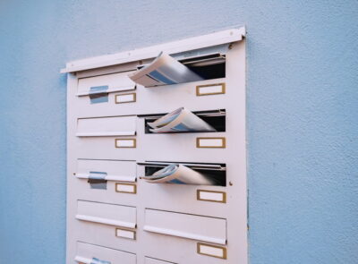 集合住宅の郵便ポスト