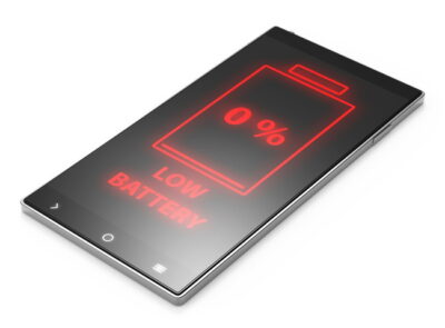 充電切れのスマホ