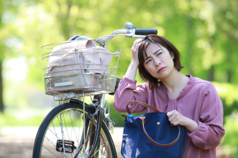 『よく物をなくす人』に共通する特徴…3つ以上で危険信号?改善法も解説! – シュフーズ