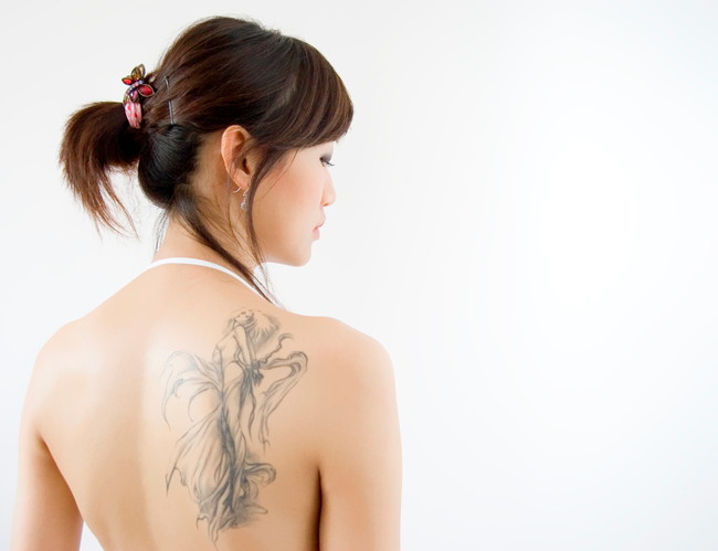 女性 入れ墨