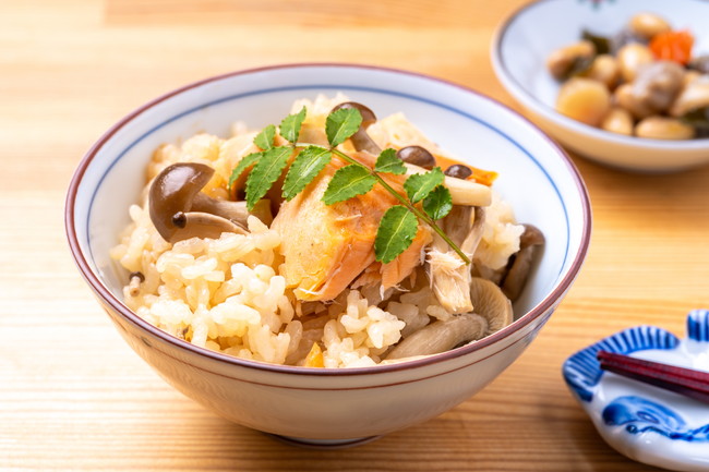 鮭としめじの炊き込みご飯