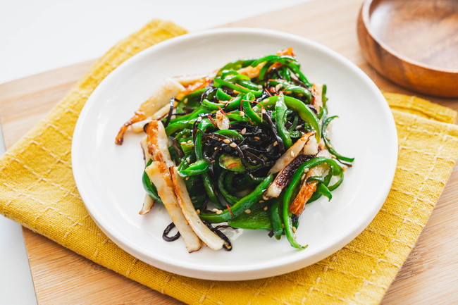 ピーマン　ちくわ　塩昆布