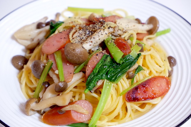ソーセージと小松菜のパスタ